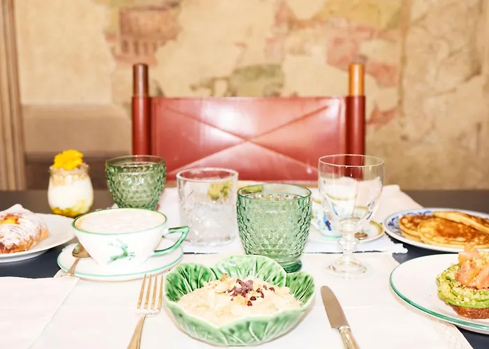 לינה וארוחת בוקר Gironda 4*