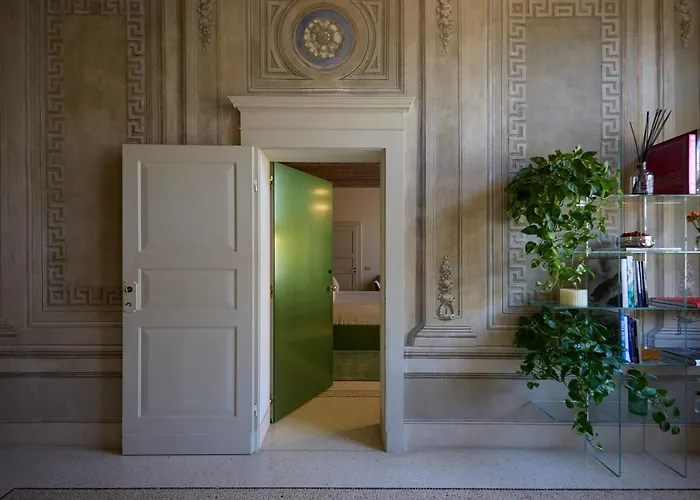 לינה וארוחת בוקר Gironda ראבנה