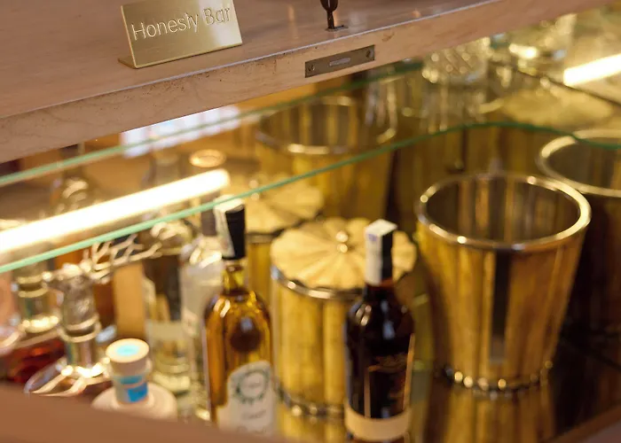 לינה וארוחת בוקר Gironda 4*